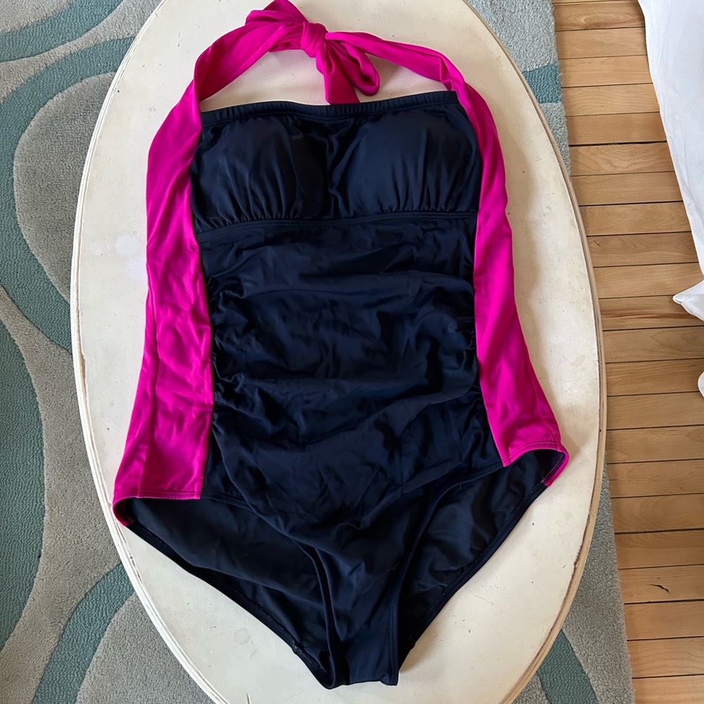 BODEN ONE PIECE HALTER BATHING SUIT